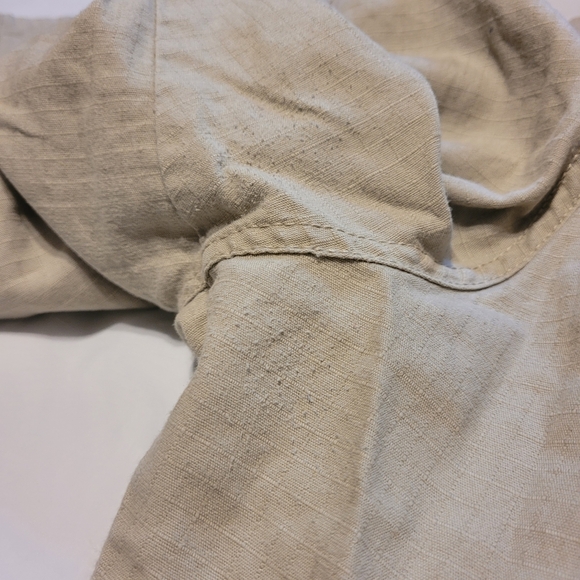 Bebop Size 9 Beige Wide Leg Cargo Bermuda Shorts/Capris - Picture 16 of 16